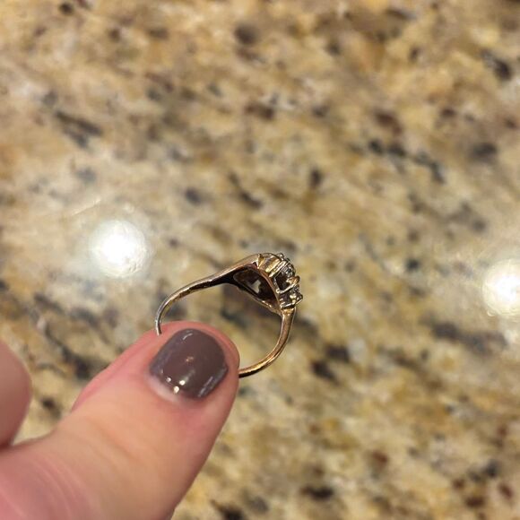 Elegant 14kt Gold and Silver Diamond Cluster Ring - Picture 5 of 6